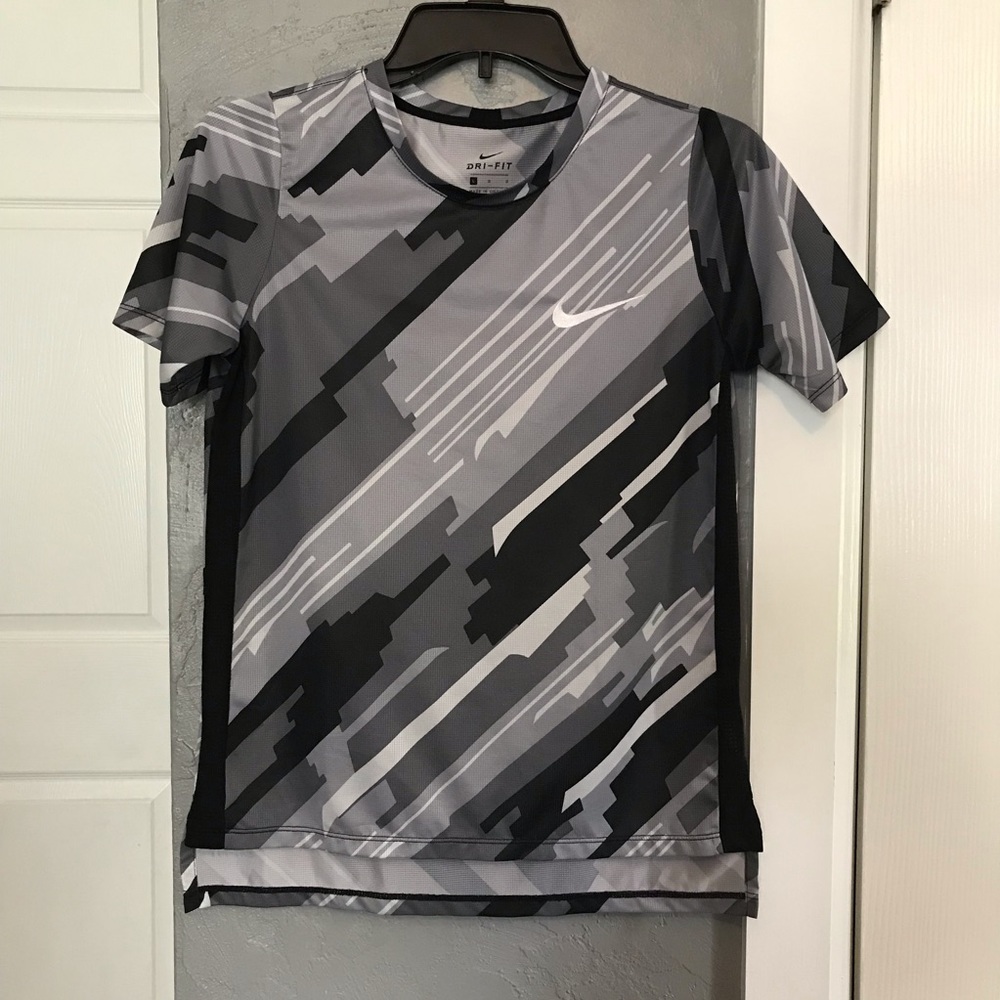 Boys Large Nike shirt